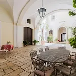 Palazzo De Castro 3* Squinzano