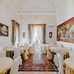 Palazzo De Castro 3*