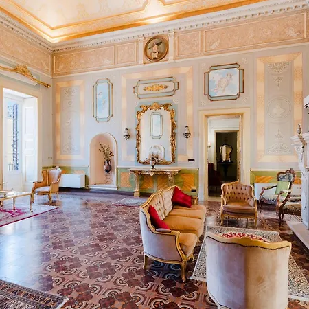 Palazzo De Castro 3* 스퀸자노