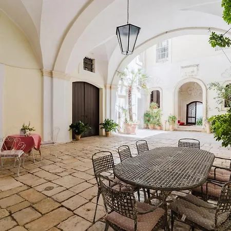 Palazzo De Castro 3* 스퀸자노