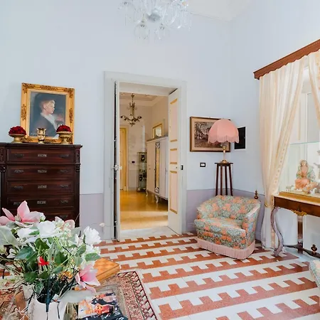 Palazzo De Castro 4*