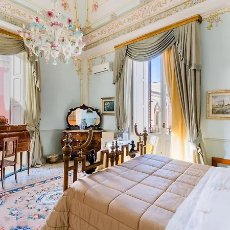 Palazzo De Castro 3*