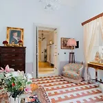 Palazzo De Castro 3*