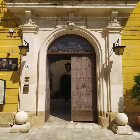 Palazzo De Castro 2* Squinzano
