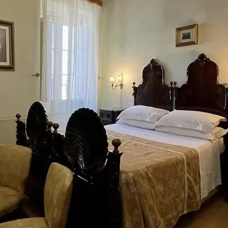 Frühstückspension Palazzo De Castro 4*