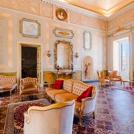 Palazzo De Castro 4*