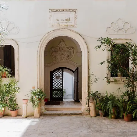 Palazzo De Castro Frühstückspension 4*