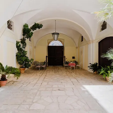 Palazzo De Castro