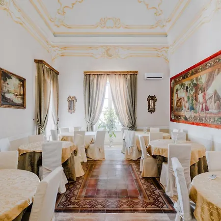 Palazzo De Castro 4*