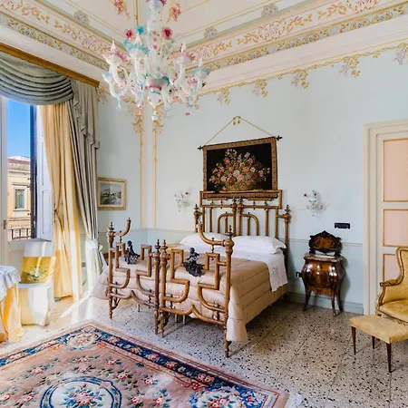 Palazzo De Castro Bed & Breakfast 4*