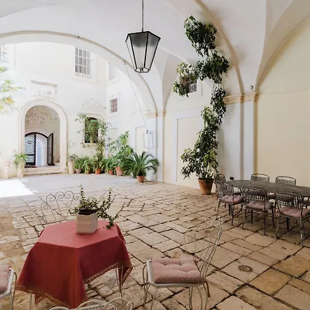 Palazzo De Castro Bed and Breakfast Squinzano