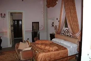Palazzo De Castro 住宿加早餐酒店 4*