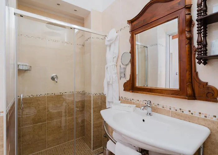 Alojamento de Acomodação e Pequeno-almoço Palazzo De Castro 4*