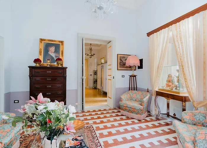 Palazzo De Castro 4*